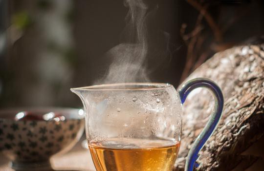 白茶是散的好还是饼的好？-第1张-白茶-凤凰单丛茶网