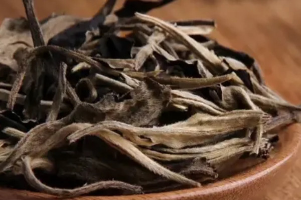 月光白属于什么茶？类_月光白是白茶还是生普-第3张-白茶-凤凰单丛茶网