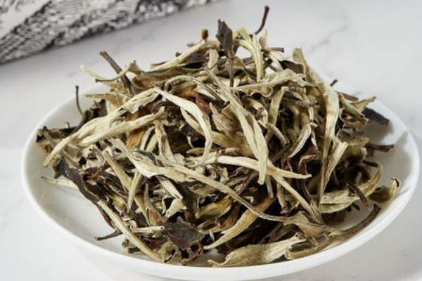 月光白属于什么茶？类_月光白是白茶还是生普-第4张-白茶-凤凰单丛茶网