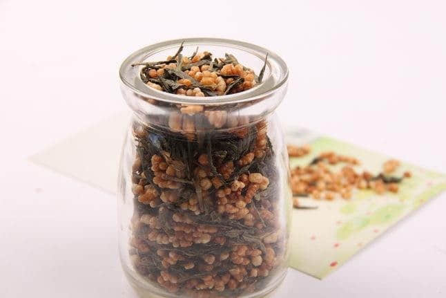 睡前能不能喝玄米茶呢?原来这些时候喝玄米茶才最健康!-第1张-玄米茶-凤凰单丛茶网